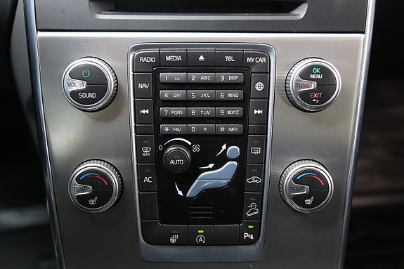 Volvo V60 Cross Country 22 of 25