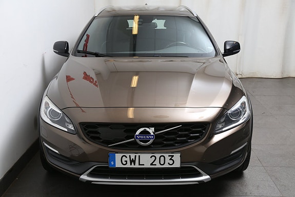 Volvo V60 Cross Country 5 of 25