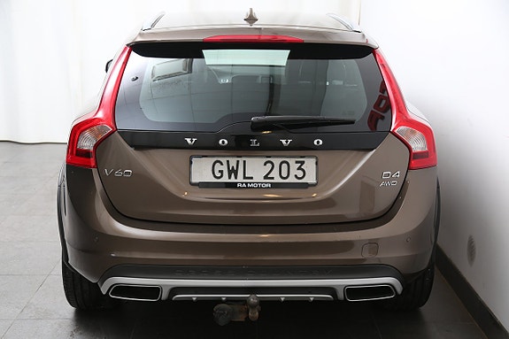 Volvo V60 Cross Country 7 of 25