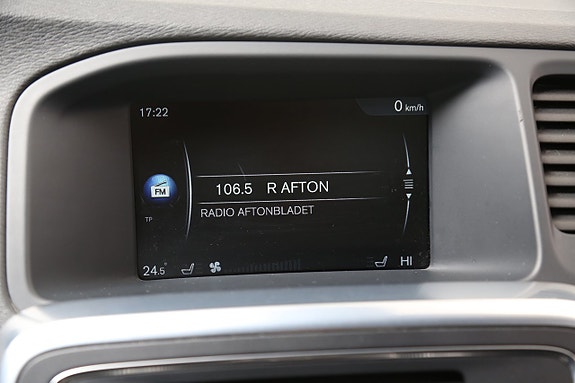 Volvo V60 Cross Country 18 of 25