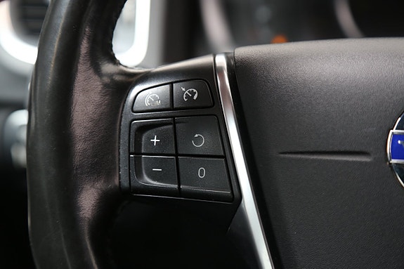 Volvo V60 Cross Country 14 of 25