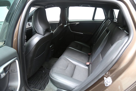 Volvo V60 Cross Country 24 of 25