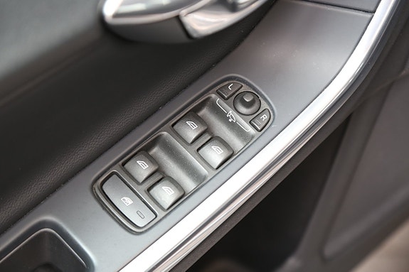 Volvo V60 Cross Country 11 of 25