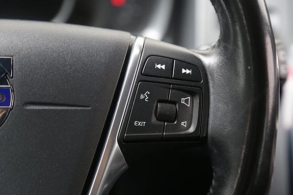 Volvo V60 Cross Country 16 of 25
