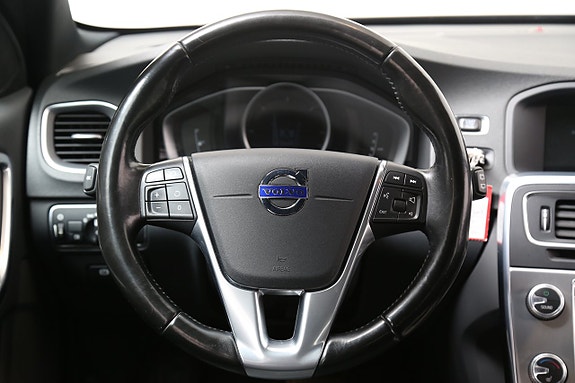 Volvo V60 Cross Country 15 of 25