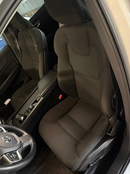 Volvo XC60 8 of 11