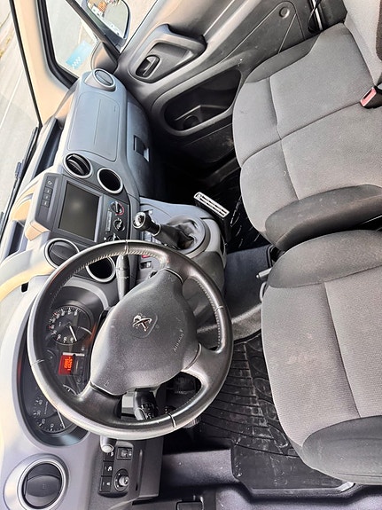 Peugeot Partner 10 of 13
