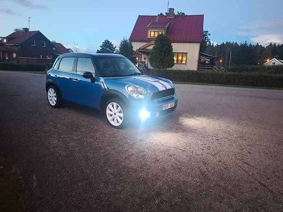 MINI Countryman Cooper S 2 of 7