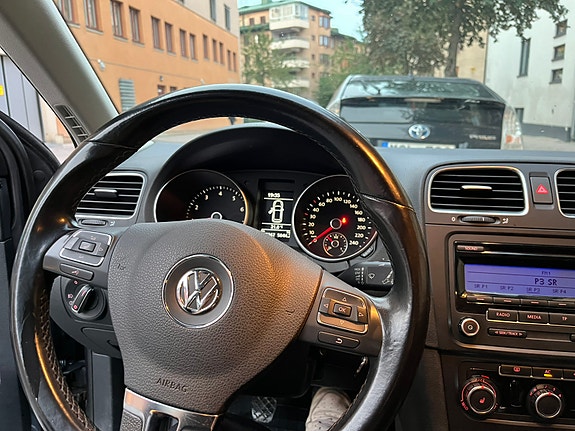 Volkswagen Golf VI 12 of 22