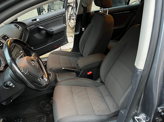 Volkswagen Golf VI 13 of 22