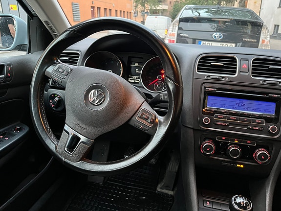 Volkswagen Golf VI 10 of 22
