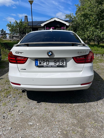 BMW 320d 4 of 7