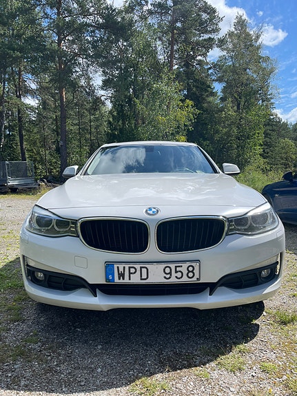 BMW 320d 3 of 7