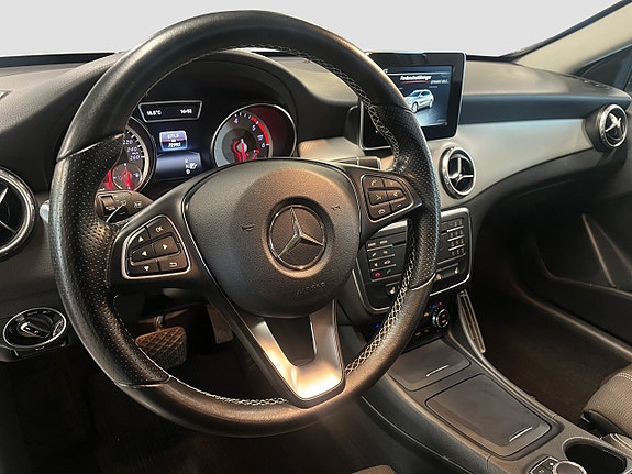 Mercedes-Benz GLA200 d 10 of 22