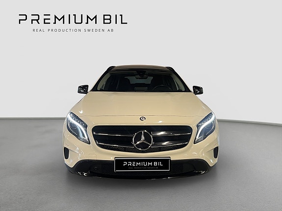 Mercedes-Benz GLA200 d 2 of 22