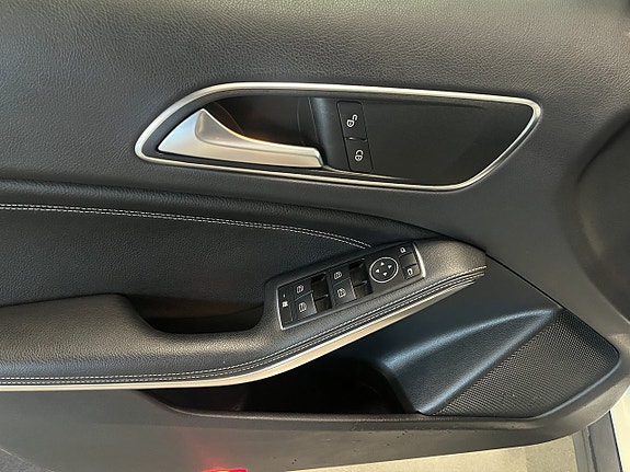 Mercedes-Benz GLA200 d 12 of 22