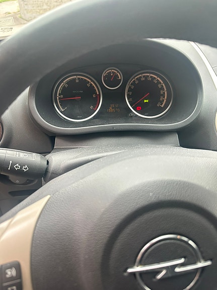 Opel Corsa 14 of 15
