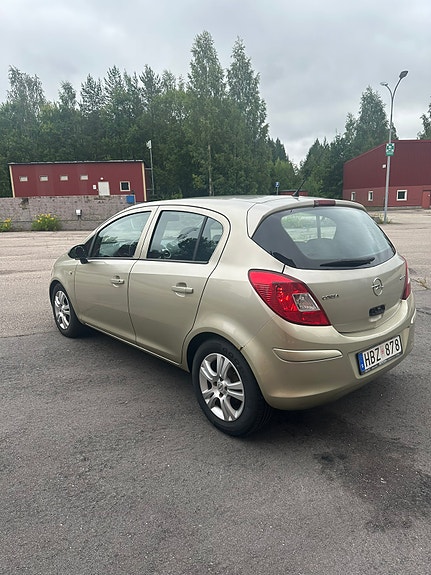 Opel Corsa 3 of 15