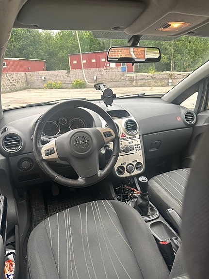 Opel Corsa 13 of 15