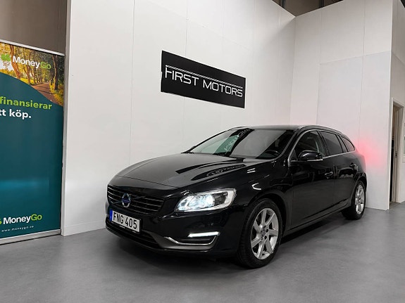 Volvo V60 2 of 30