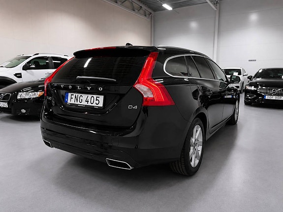 Volvo V60 8 of 30