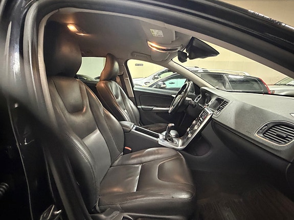 Volvo V60 15 of 30