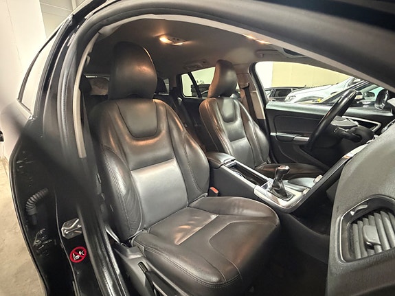 Volvo V60 14 of 30