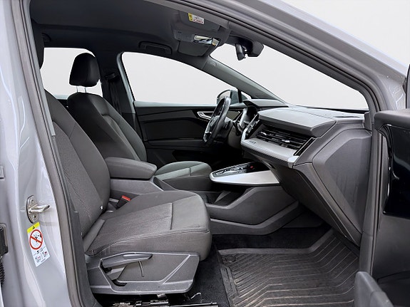 Audi Q4 e-tron 12 of 20