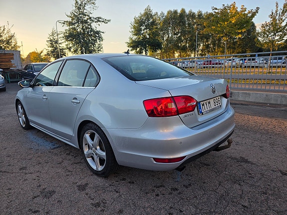 Volkswagen Jetta 4 of 7