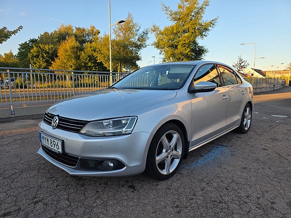 Volkswagen Jetta 3 of 7