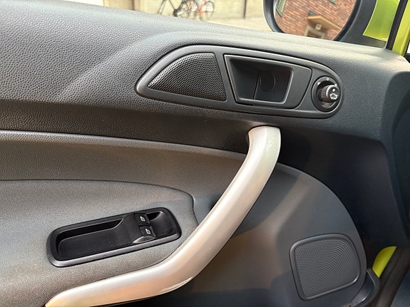 Ford Fiesta 12 of 15