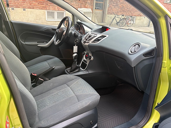 Ford Fiesta 13 of 15