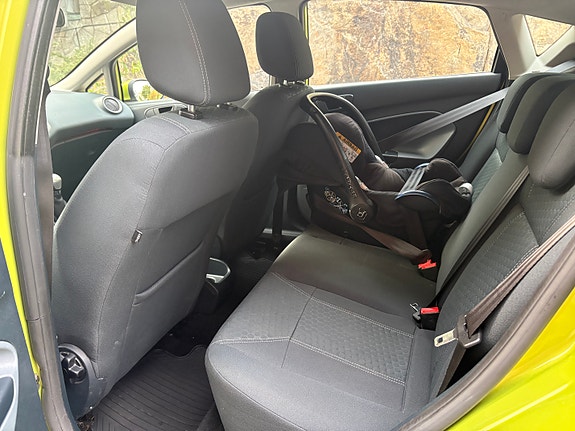 Ford Fiesta 14 of 15