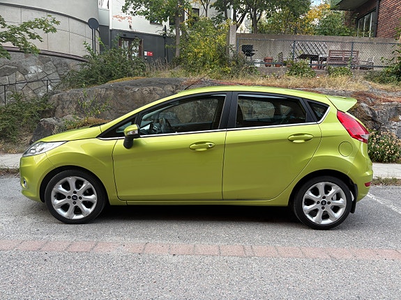 Ford Fiesta 2 of 15