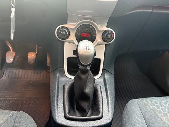 Ford Fiesta 11 of 15