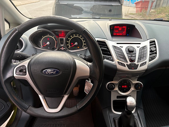 Ford Fiesta 8 of 15