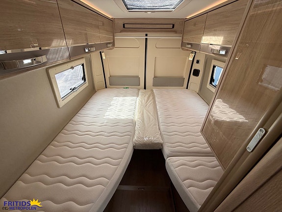 Rapido Van 640 Scandinavia exklusive 160hk-Automat-Skyroof-Lithium 14 of 19