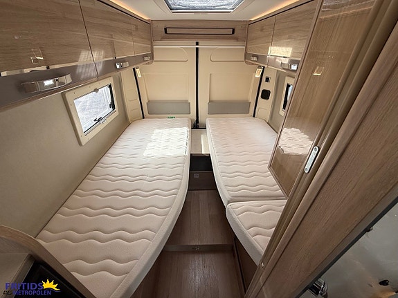 Rapido Van 640 Scandinavia exklusive 160hk-Automat-Skyroof-Lithium 13 of 19