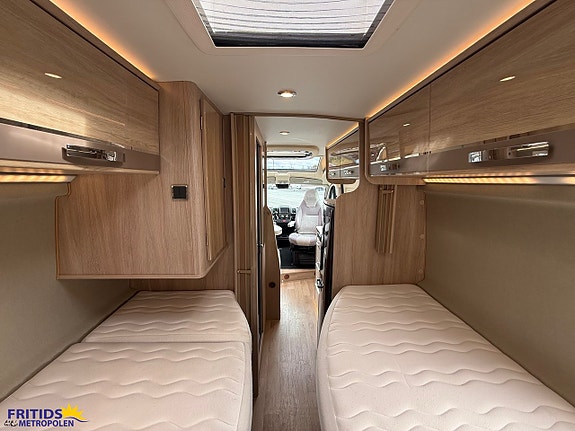 Rapido Van 640 Scandinavia exklusive 160hk-Automat-Skyroof-Lithium 17 of 19