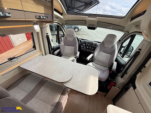Rapido Van 640 Scandinavia exklusive 160hk-Automat-Skyroof-Lithium 19 of 19