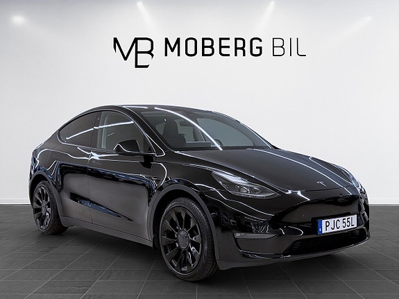 Tesla Model Y 4 of 19