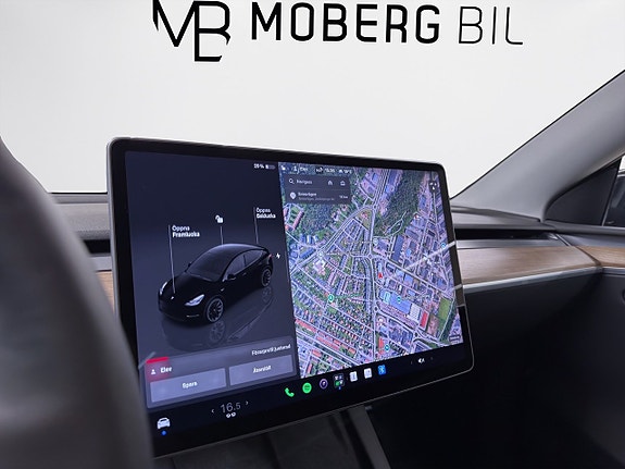 Tesla Model Y 16 of 19