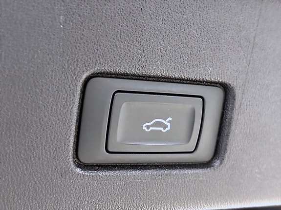 Audi Q4 e-tron 10 of 18