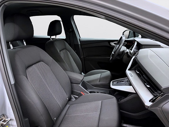Audi Q4 e-tron 13 of 18