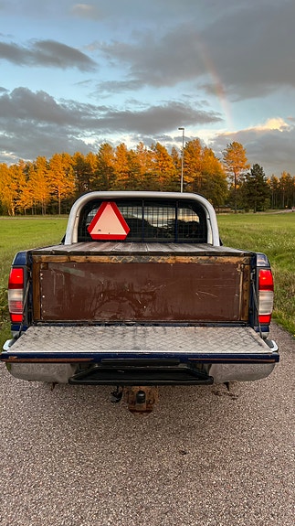 Nissan King Cab 3 of 9