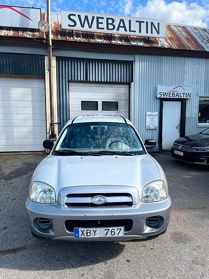 Hyundai Santa Fe 3 of 14