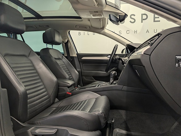 Volkswagen Passat Alltrack 11 of 30