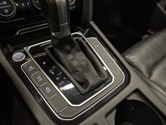 Volkswagen Passat Alltrack 27 of 30