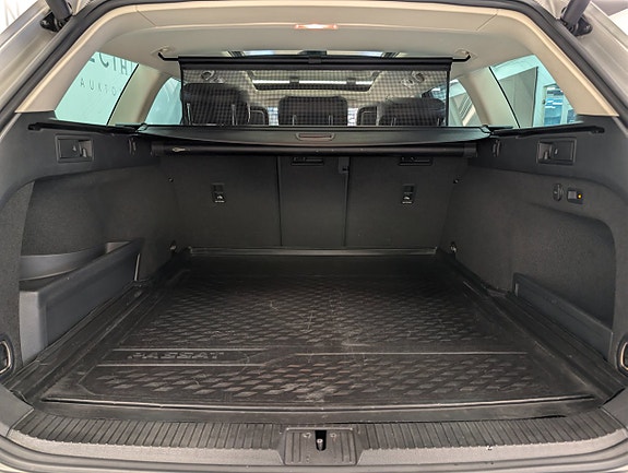Volkswagen Passat Alltrack 9 of 30