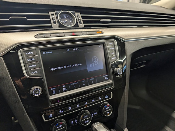 Volkswagen Passat Alltrack 24 of 30